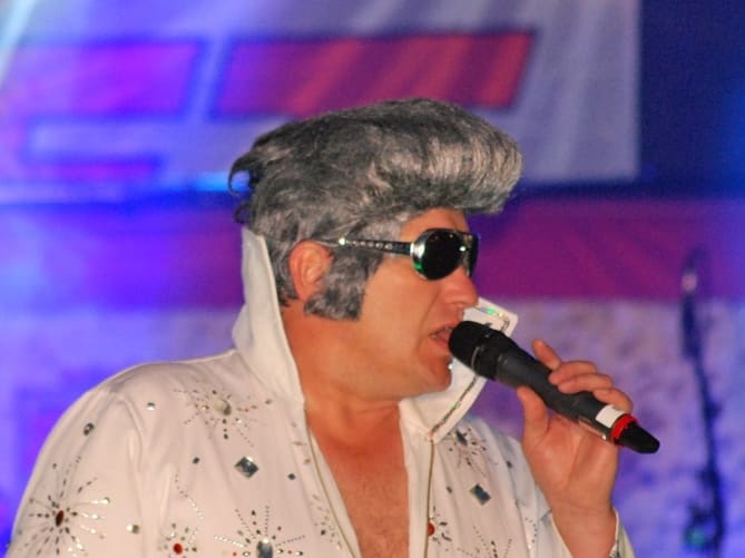 Fabulous Music Factory bei Neheim Live 2011