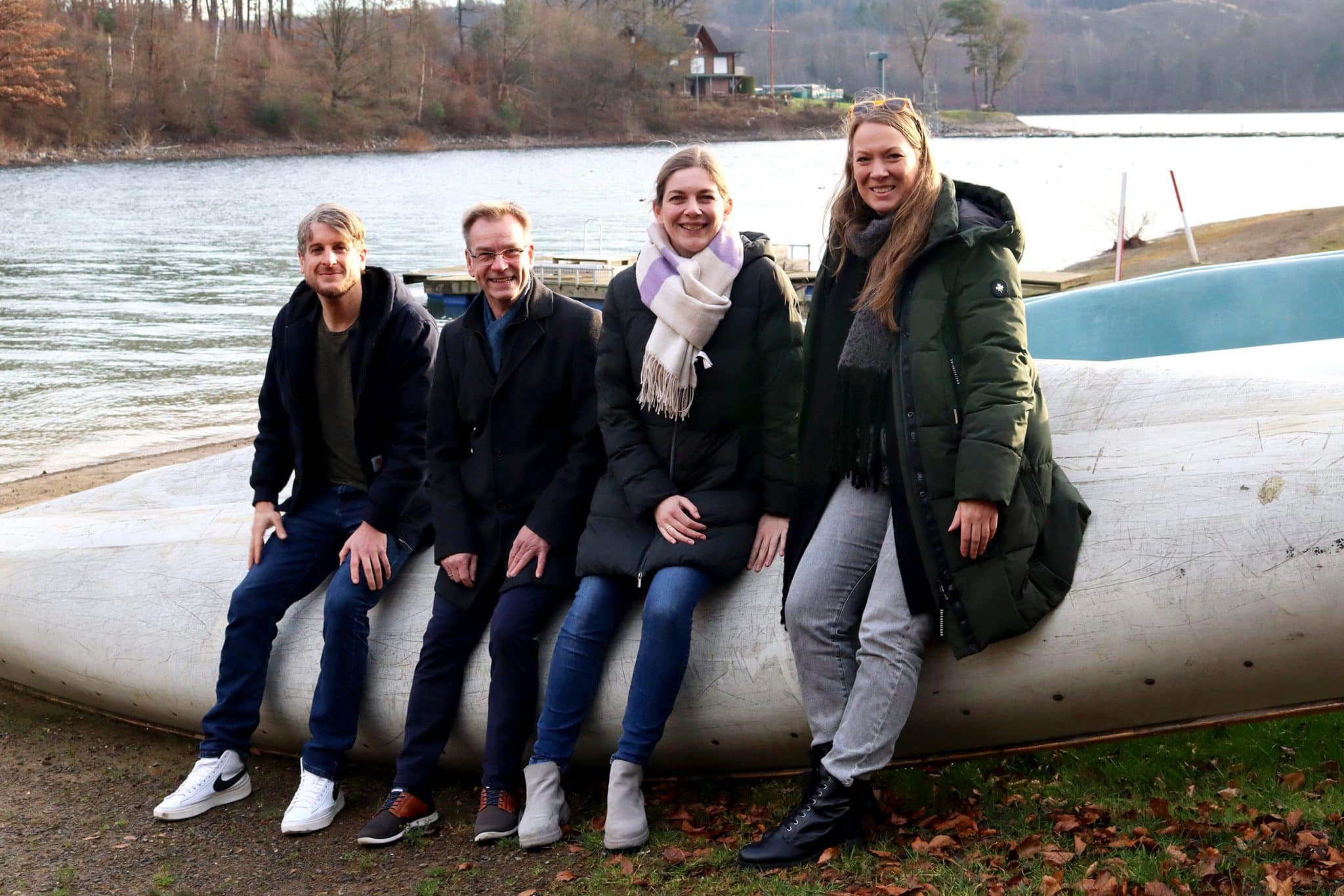 Die Initiatoren aus Meschede, Arnsberg und Sundern freuen sich auf die inspirierenden Base-camp-Veranstaltungen 2025. V. l.: Andreas Jansen (Homebase Sauerland), Martin Zumbusch (Startercenter NRW), Julia Heer (wista Sundern) und Christina Wolff (Wirtschaftsförderung Meschede).