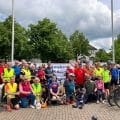 Motivierte Teilnehmende am diesjährigen STADTRADELN beim Auftakt mit Bürgermeister Ralf Paul Bittner in Hüsten. (Foto: Stadt Arnsberg)