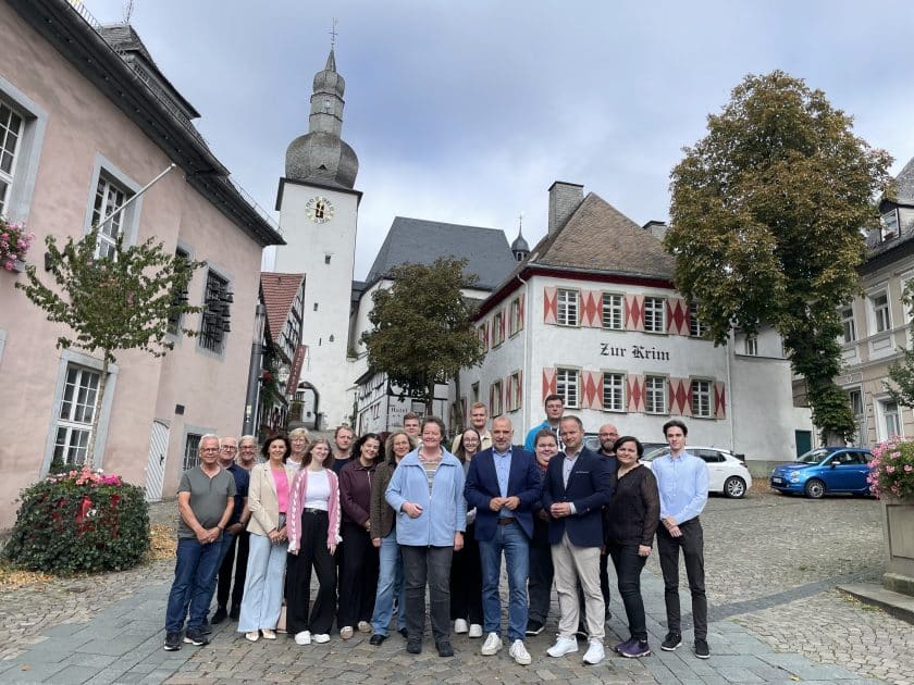 Dank an das Team des Wahlbüros und die Wahlhelfer:innen der Kommunalwahl 2025 (Copyright: Stadt Arnsberg)