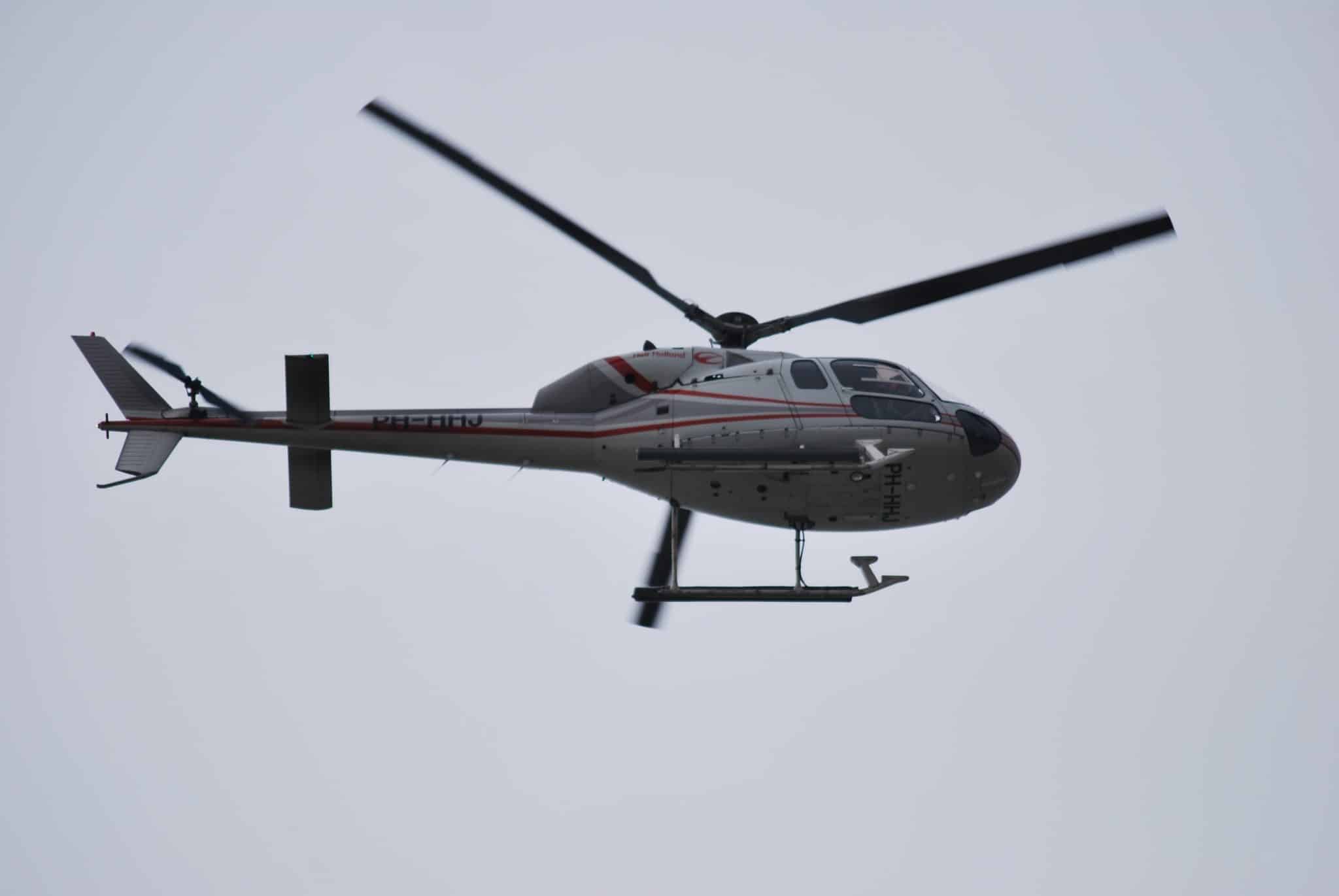 Hubschrauber am Himmel über dem Sauerland (Archivfoto)